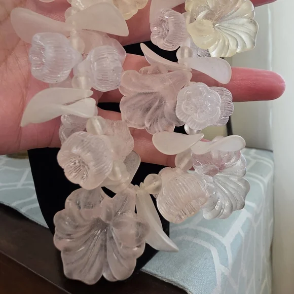 Vintage 925 Lucite Floral Statement Necklace in Frosted White Pale Pastels - Picture 3 of 13